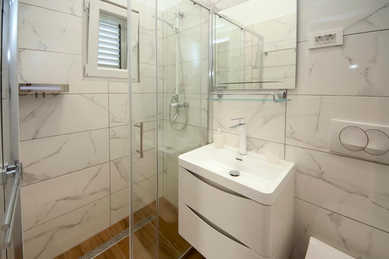 Apartments4You Водице Екстериор снимка