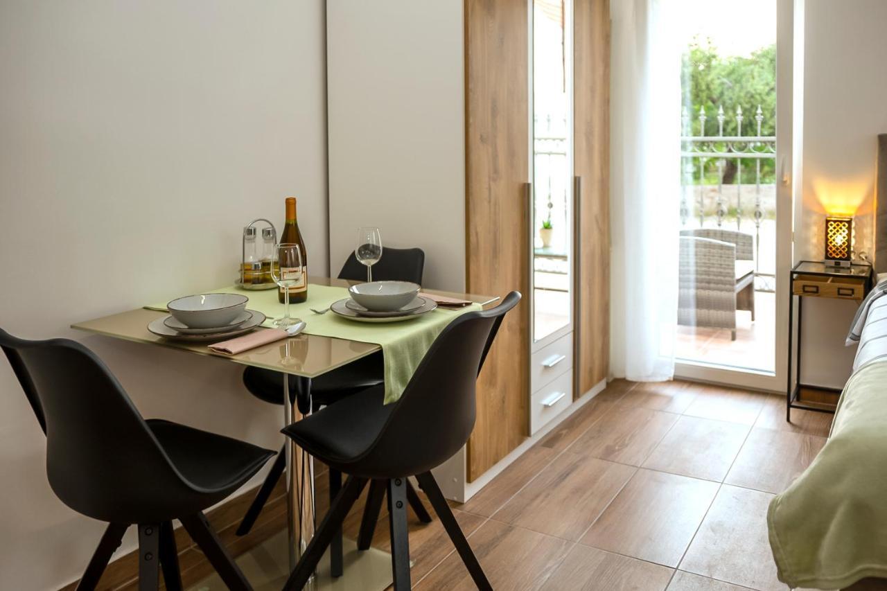 Apartments4You Водице Екстериор снимка