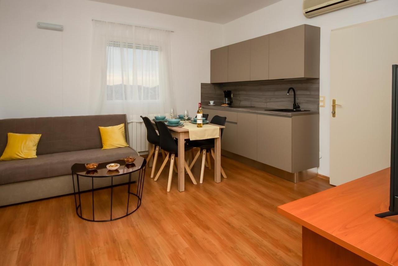 Apartments4You Водице Екстериор снимка